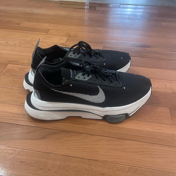 Nike Air Zoom-Type SE sneakers in black/white Size 9.5 - Picture 3 of 5